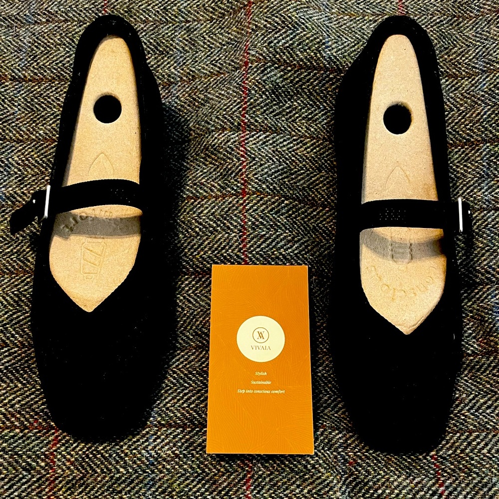 Vivaia Square-Toe Mary Jane’s in black. Size Euro 39/USA size